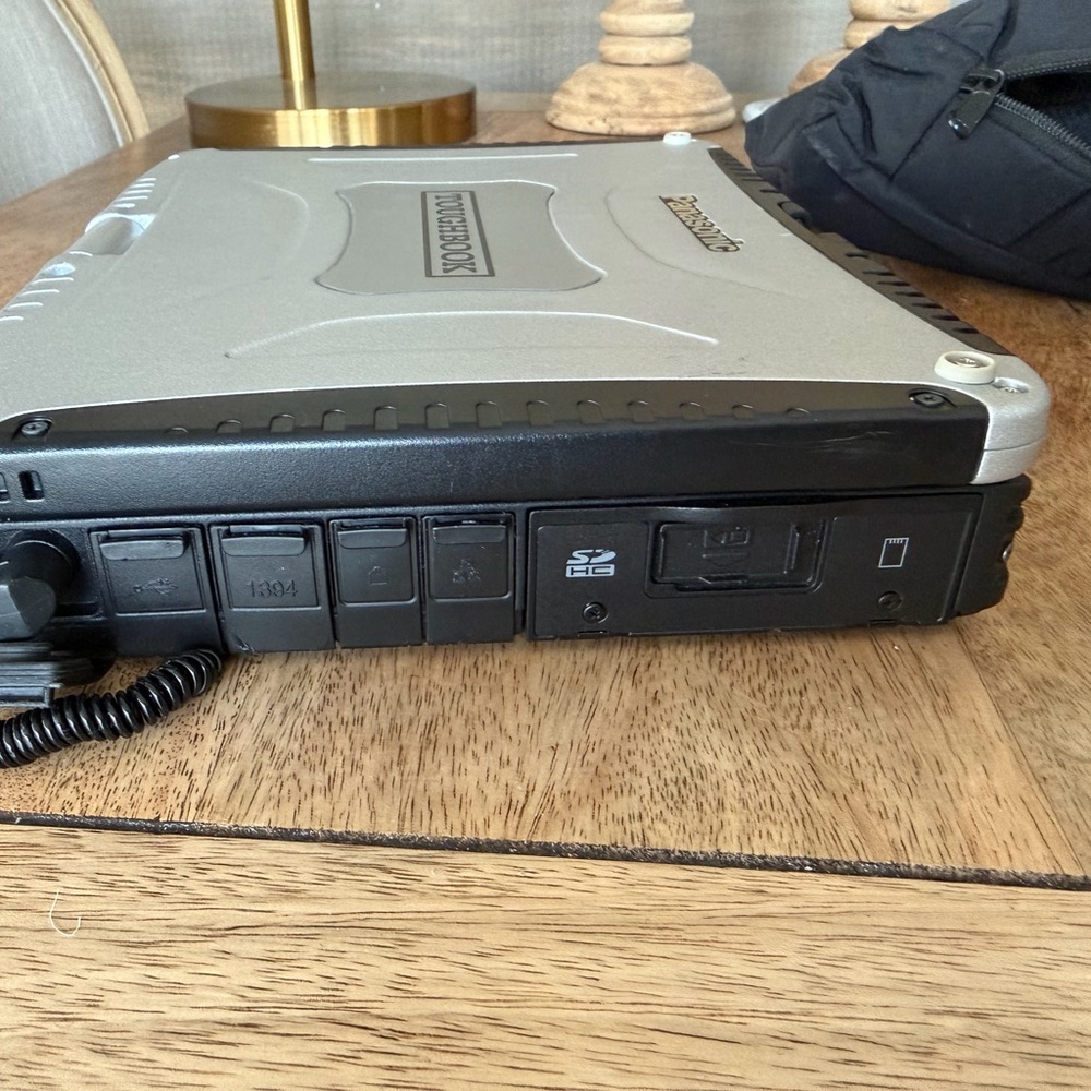 Panasonic CF-19 Toughbook Intel i5 U540 cpu. 2G RAM - 230 hours, Windows XP. - Picture 6 of 10